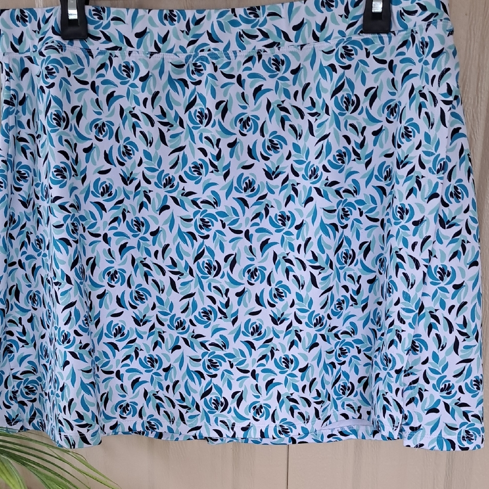 Elegant Lilly Green Teal and Blue Floral A-Line Skort.  Size XL.